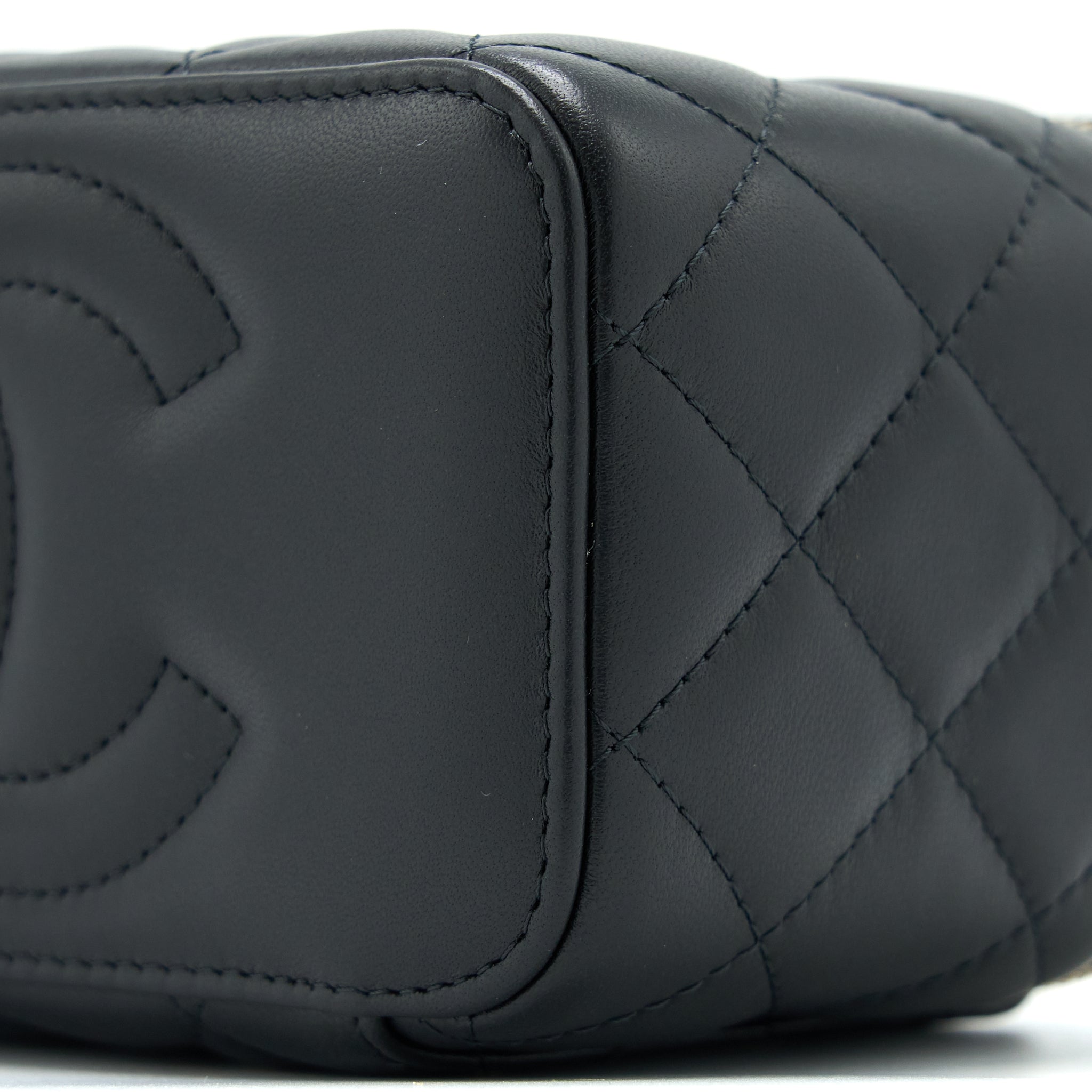 CHANEL 22A PEARL CRUSH LONG VANITY WITH CHAIN LAMBSKIN BLACK GHW
