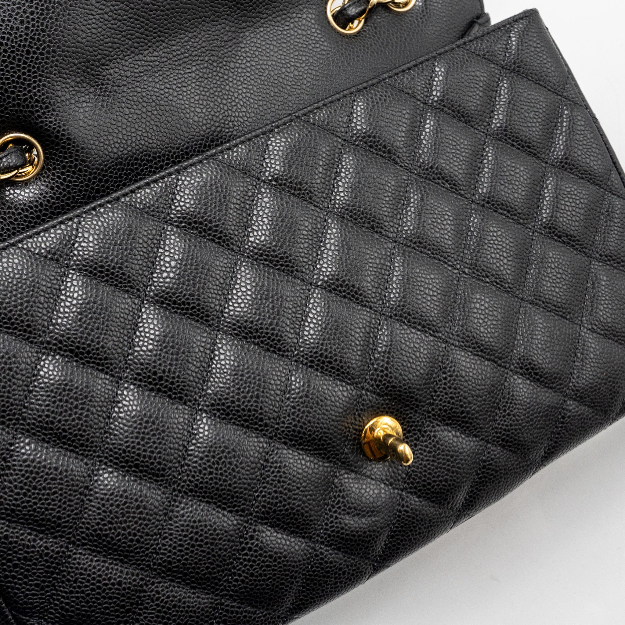 CHANEL CLASSIC JUMBO SINGLE FLAP BAG CAVIAR BLACK GHW