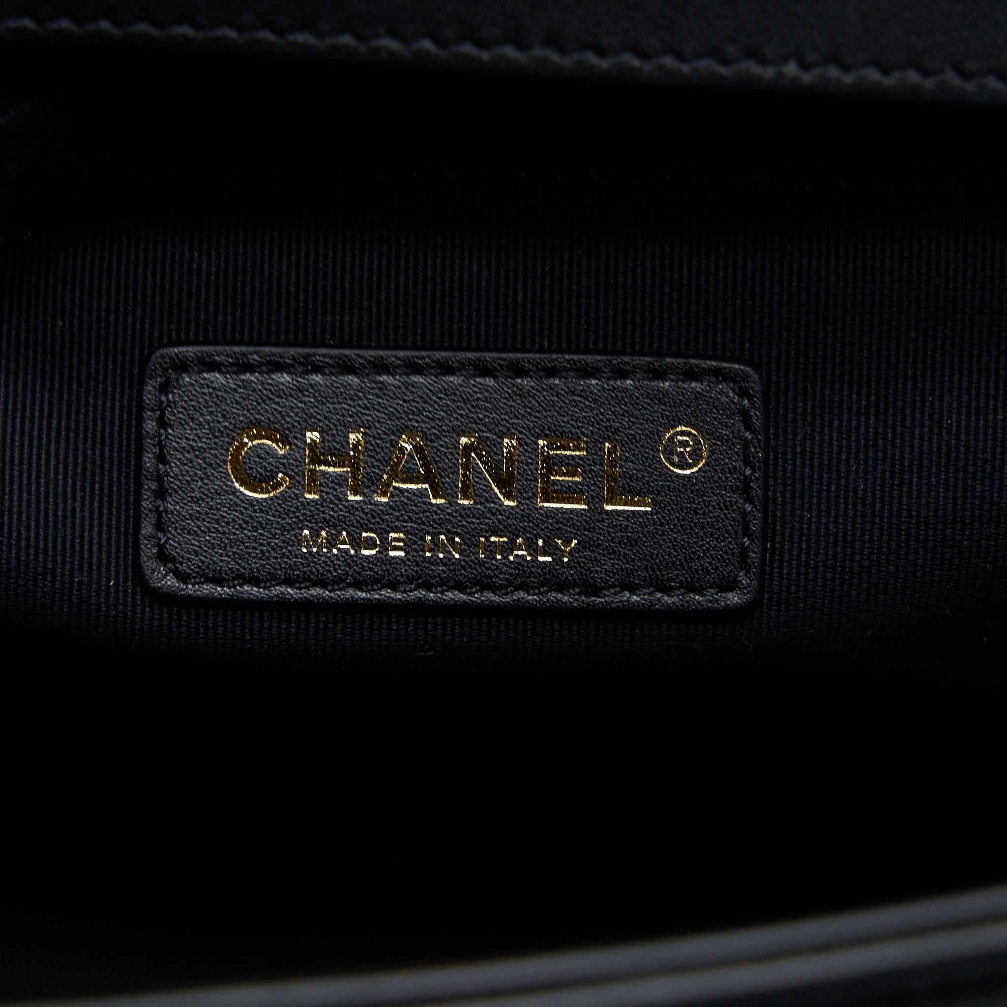 CHANEL MEDIUM BOY BAG CALFSKIN BLACK GHW (MICROCHIP)