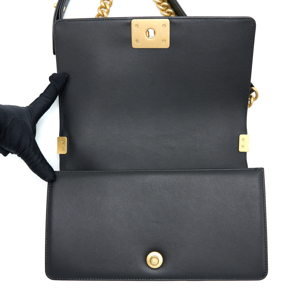 CHANEL MEDIUM BOY BAG CALFSKIN BLACK GHW (MICROCHIP)