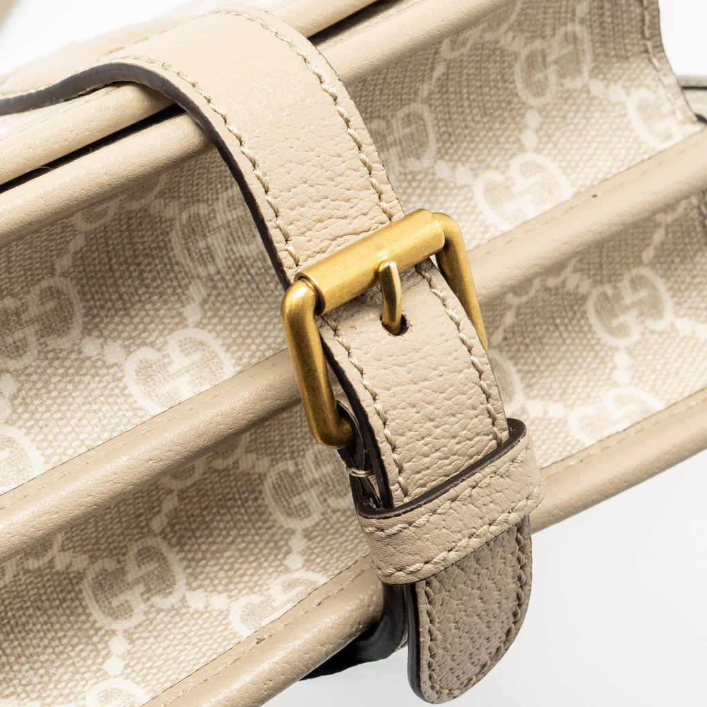 GUCCI INTERLOCK GG LOGO CROSSBODY MESSANGER BAG CANVAS/ CALFSKIN LIGHT GREY GHW