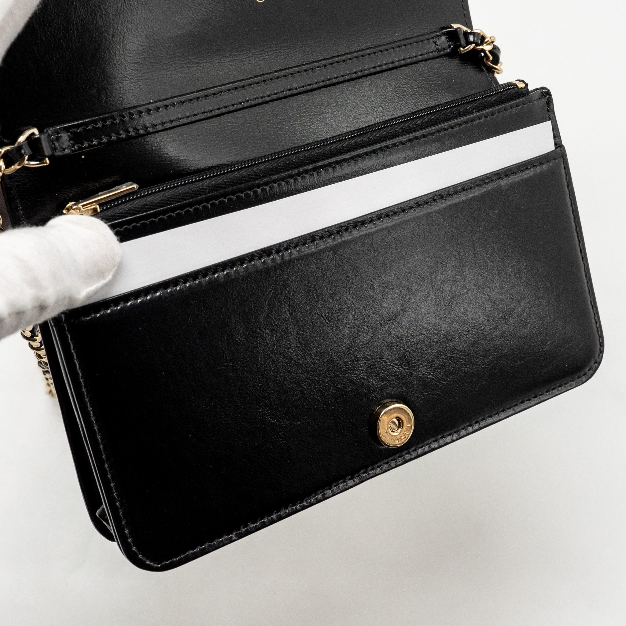 CHANEL 24C 31 WALLET ON CHAIN SHINY CALFSKIN BLACK LGHW (MICROCHIP)