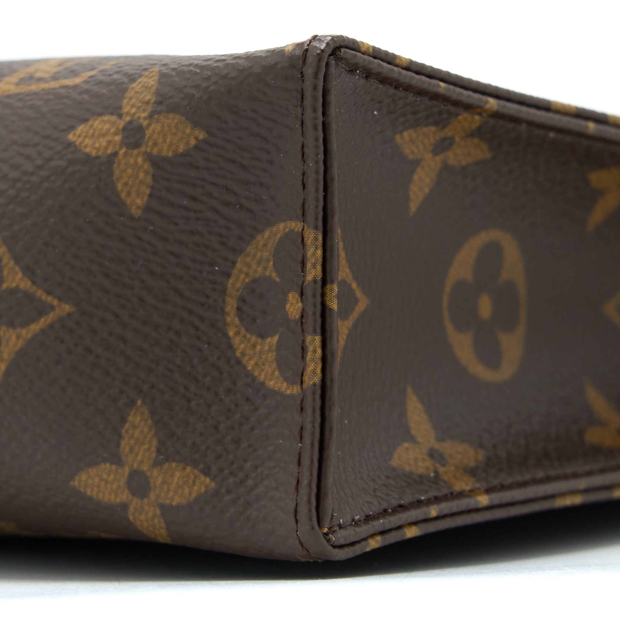 LOUIS VUITTON TOILETRY POCHETTE 26 MONOGRAM CANVAS GHW
