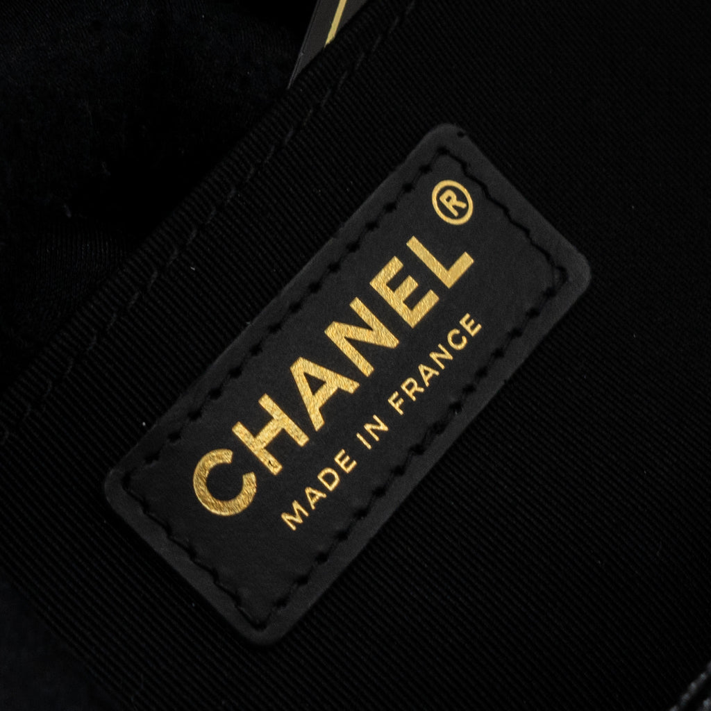 CHANEL MEDIUM CLASSIC BOY BAG CAVIAR BLACK GHW