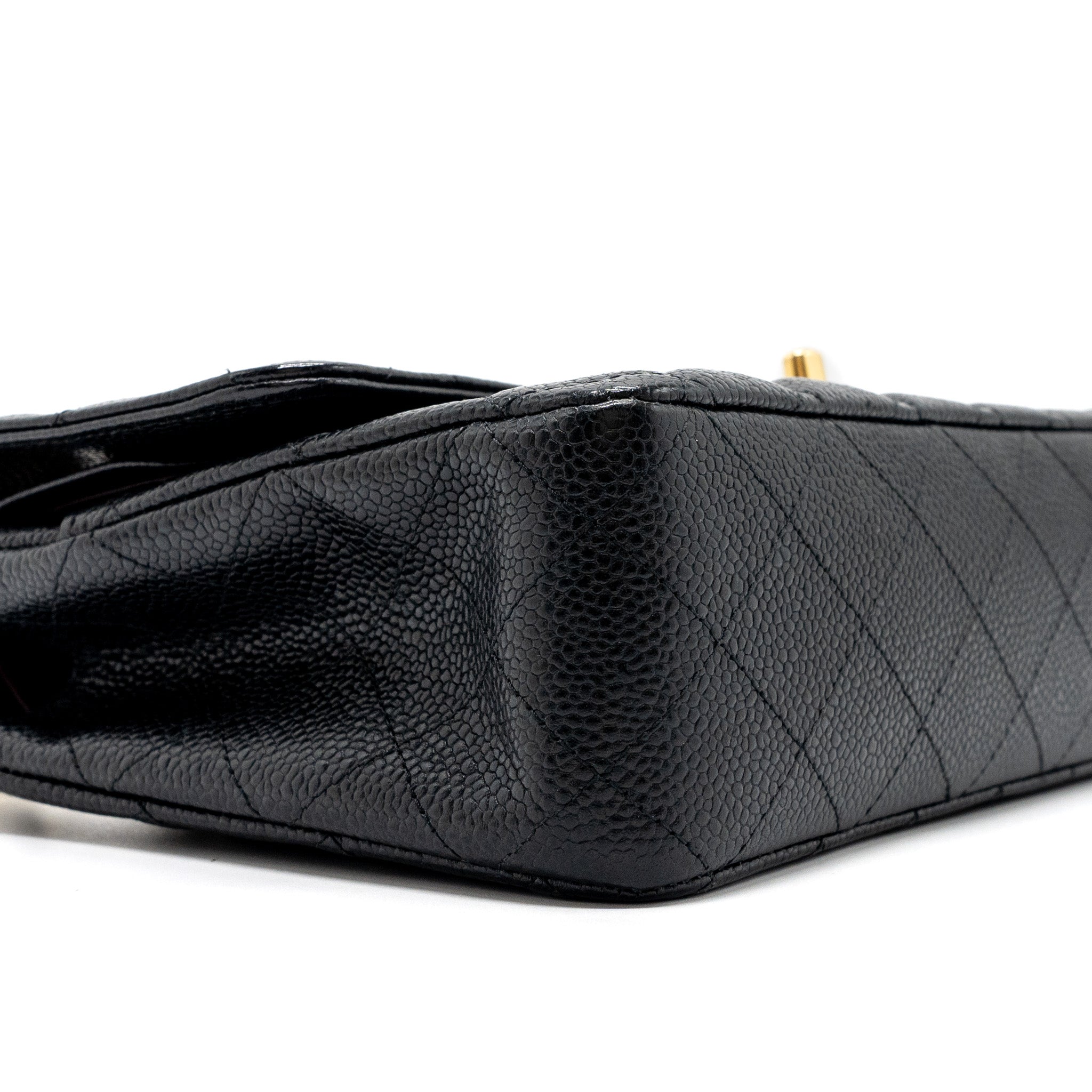 CHANEL MEDIUM CLASSIC DOUBLE FLAP BAG CAVIAR GHW