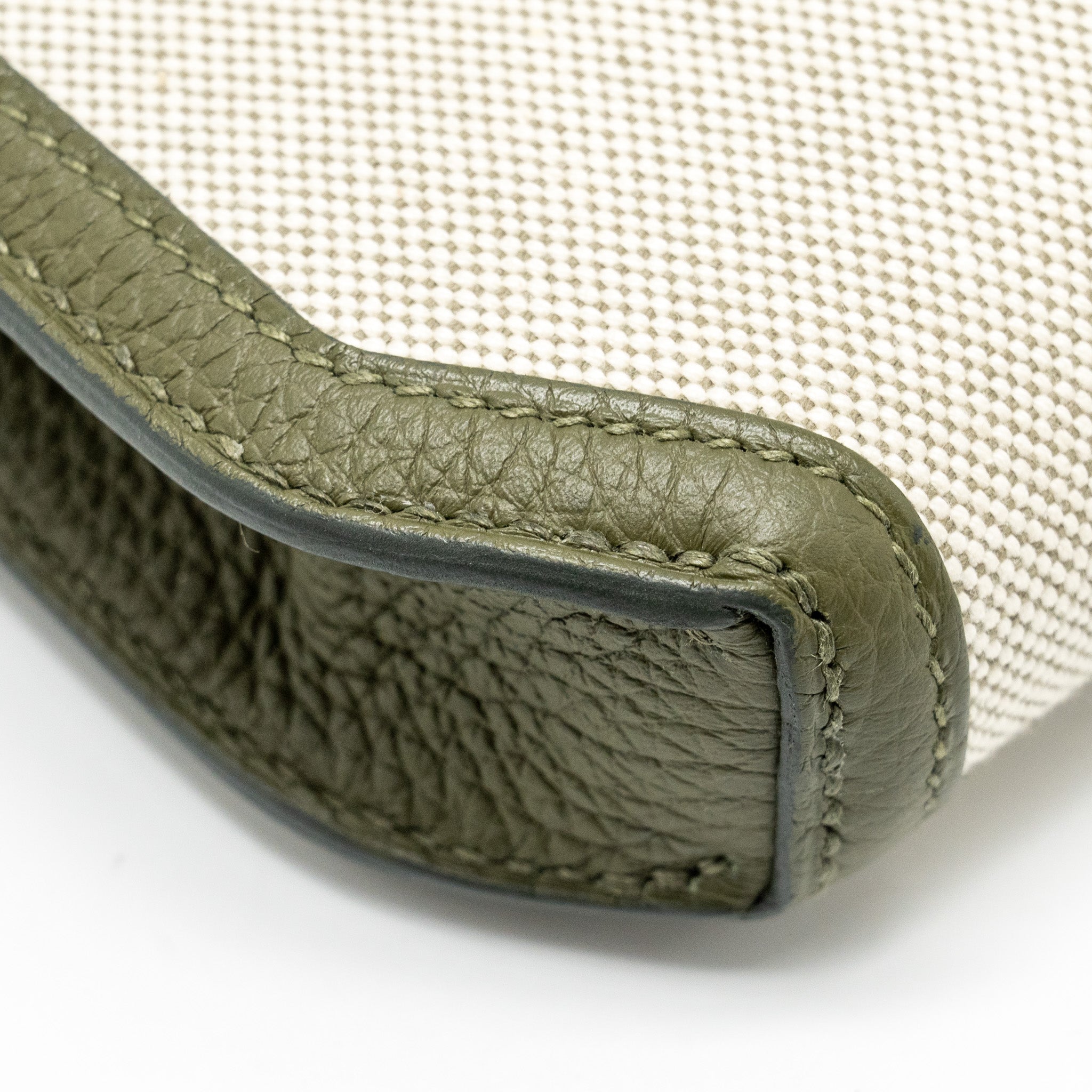 HERMES POCHETTE KELLY DEPECHES 25 CANVAS / TOGO ECRU BEIGE / VERT OLIVE GHW