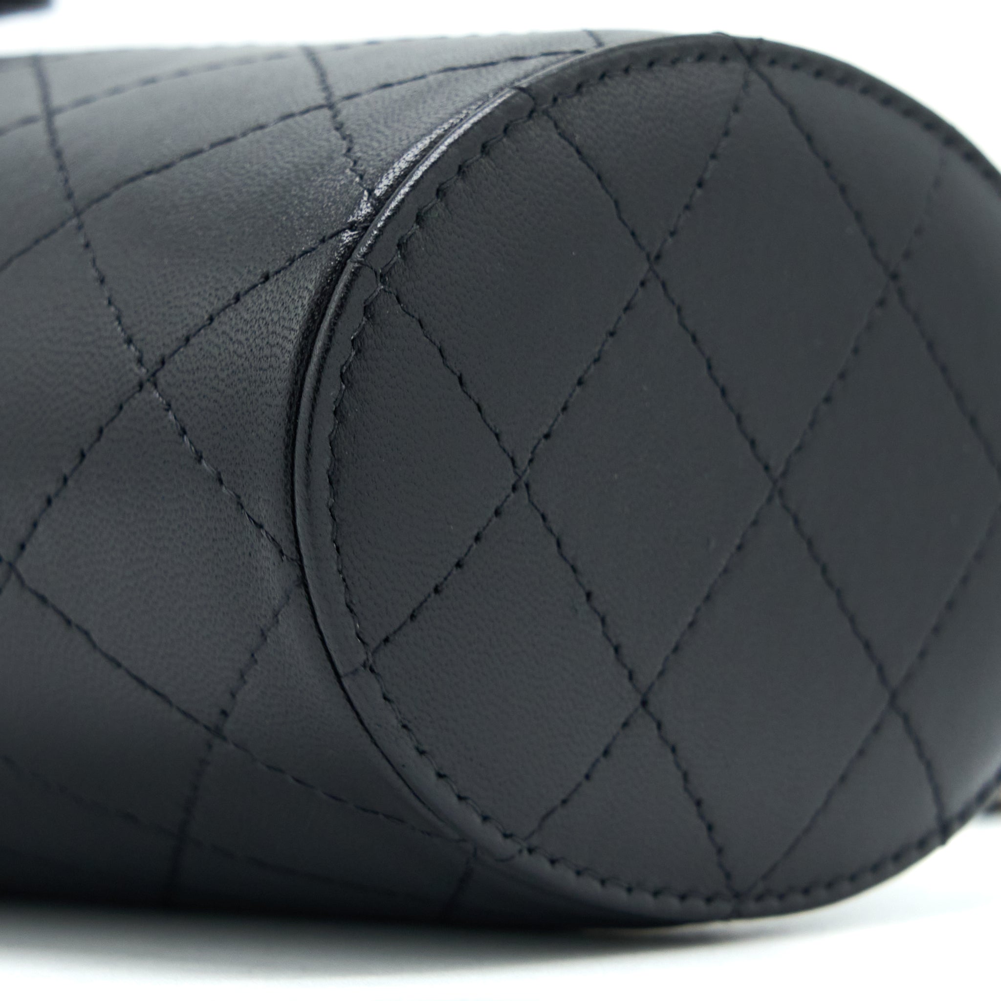 CHANEL ROUND VANITY CASE WITH CHAIN LAMBSKIN BLACK LGHW