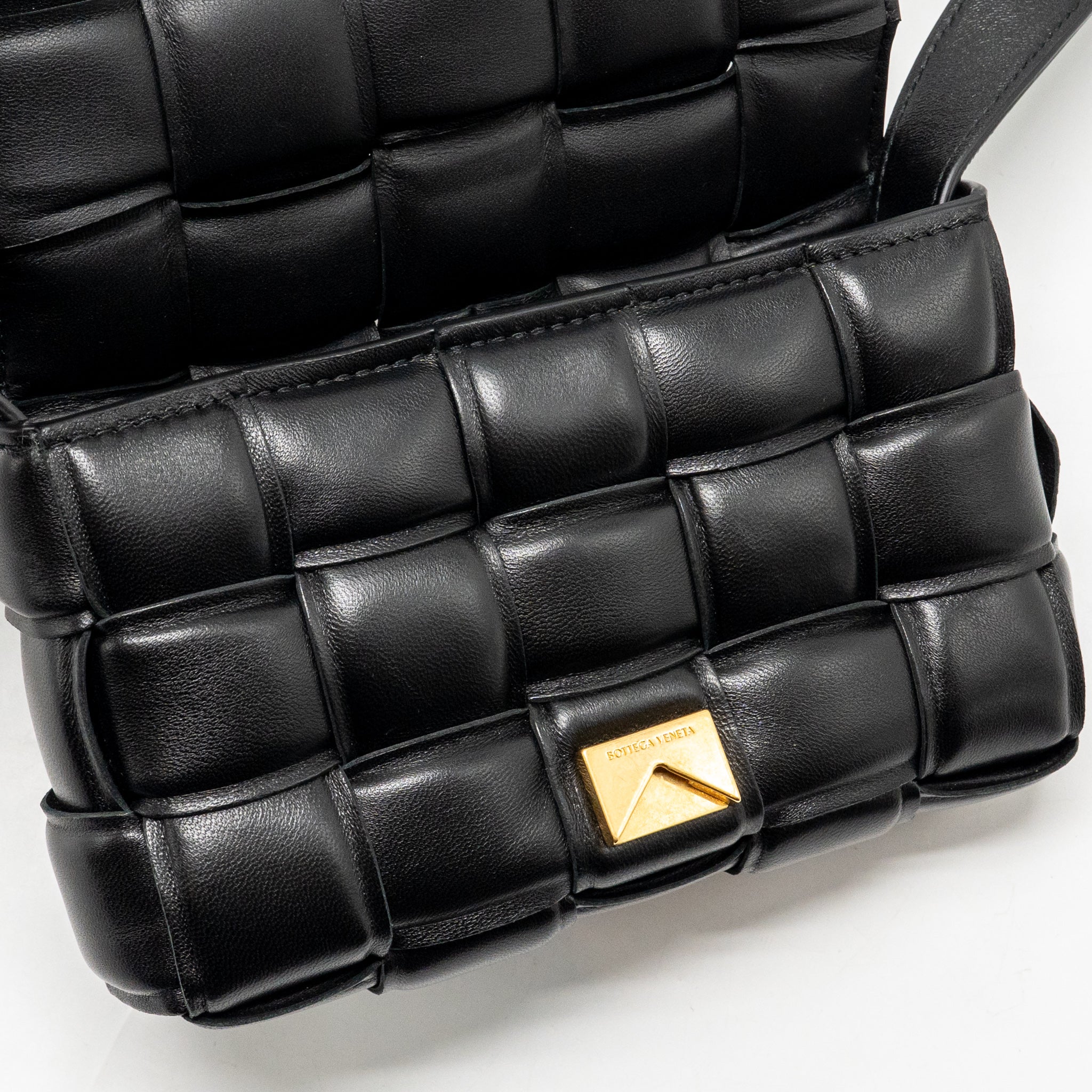 BOTTEGA VENETA SMALL PADDED CASSETTE BAG LAMBSKIN BLACK GHW