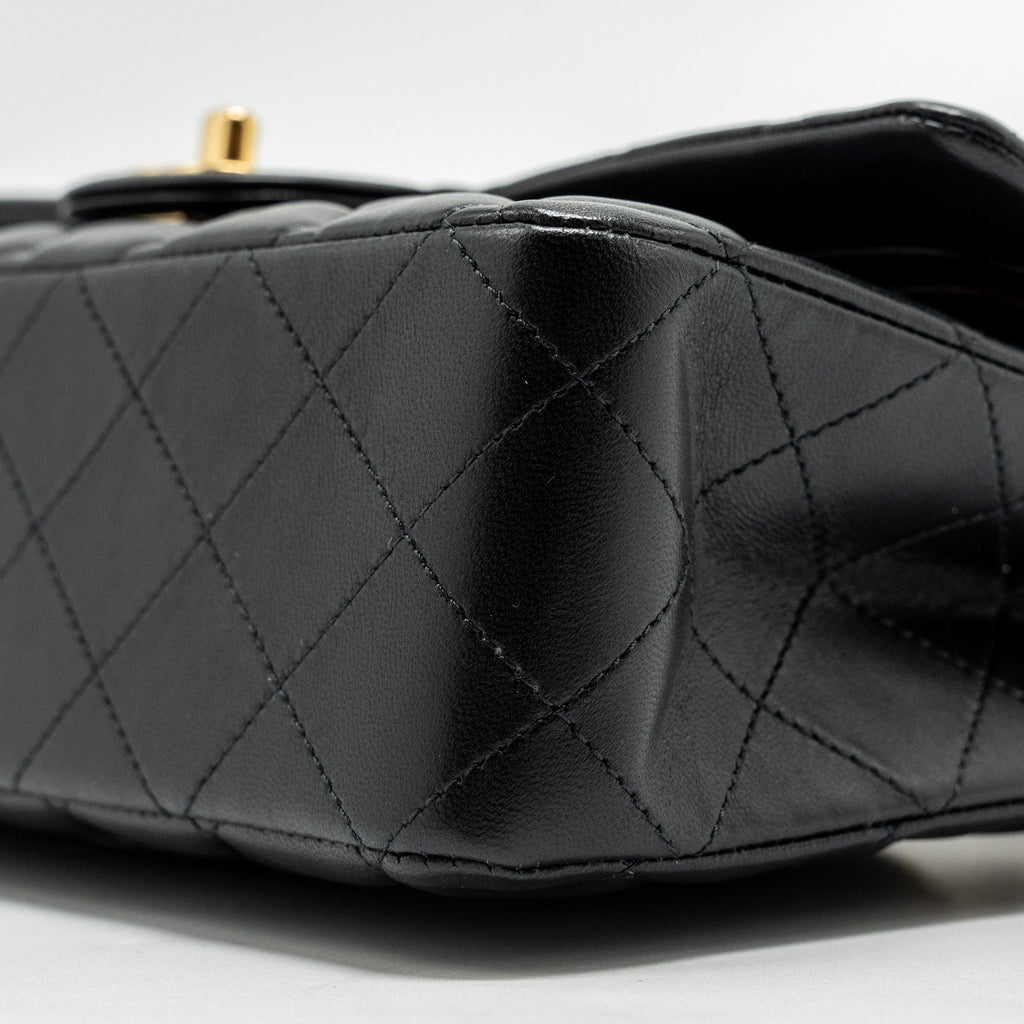 CHANEL MEDIUM CLASSIC DOUBLE FLAP BAG LAMBSKIN BLACK GHW