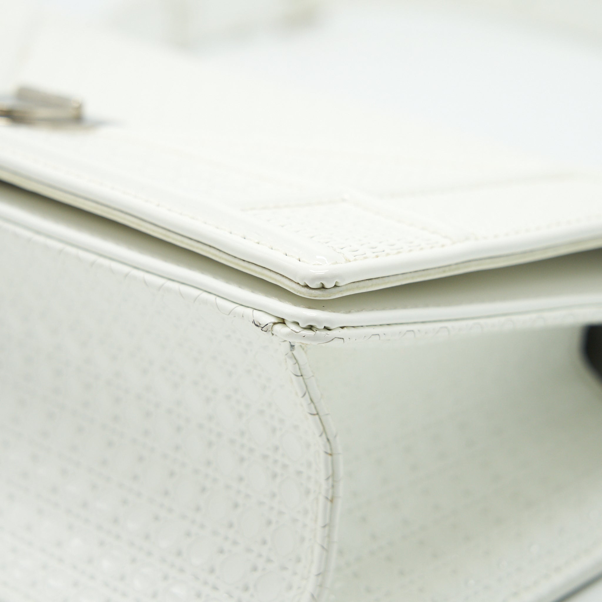 CHRISTIAN DIOR SMALL CANNAGE DIORAMA PATENT LEATHER IN WHITE SHW