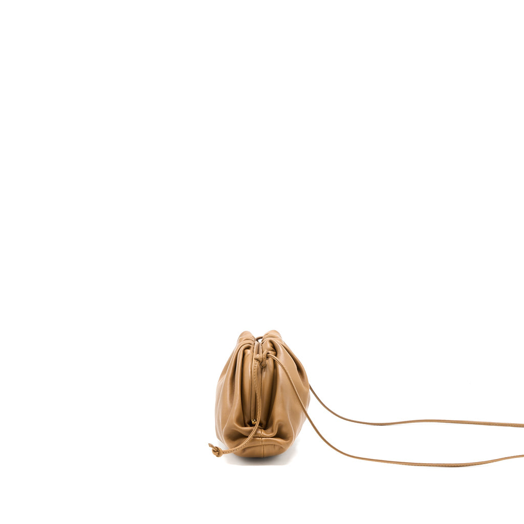 BOTTEGA VENETA MINI POUCH CALFSKIN CARAMEL GHW