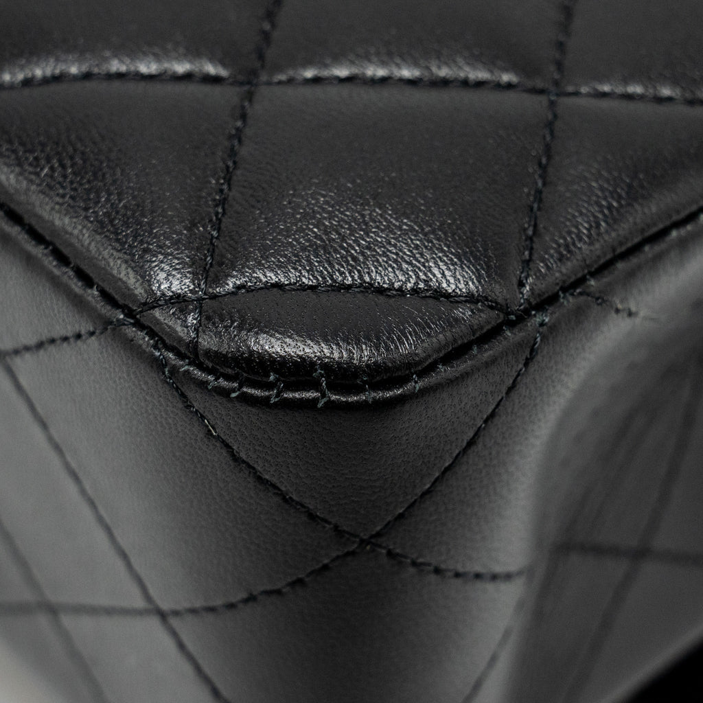 CHANEL MEDIUM CLASSIC DOUBLE FLAP BAG LAMBSKIN BLACK GHW