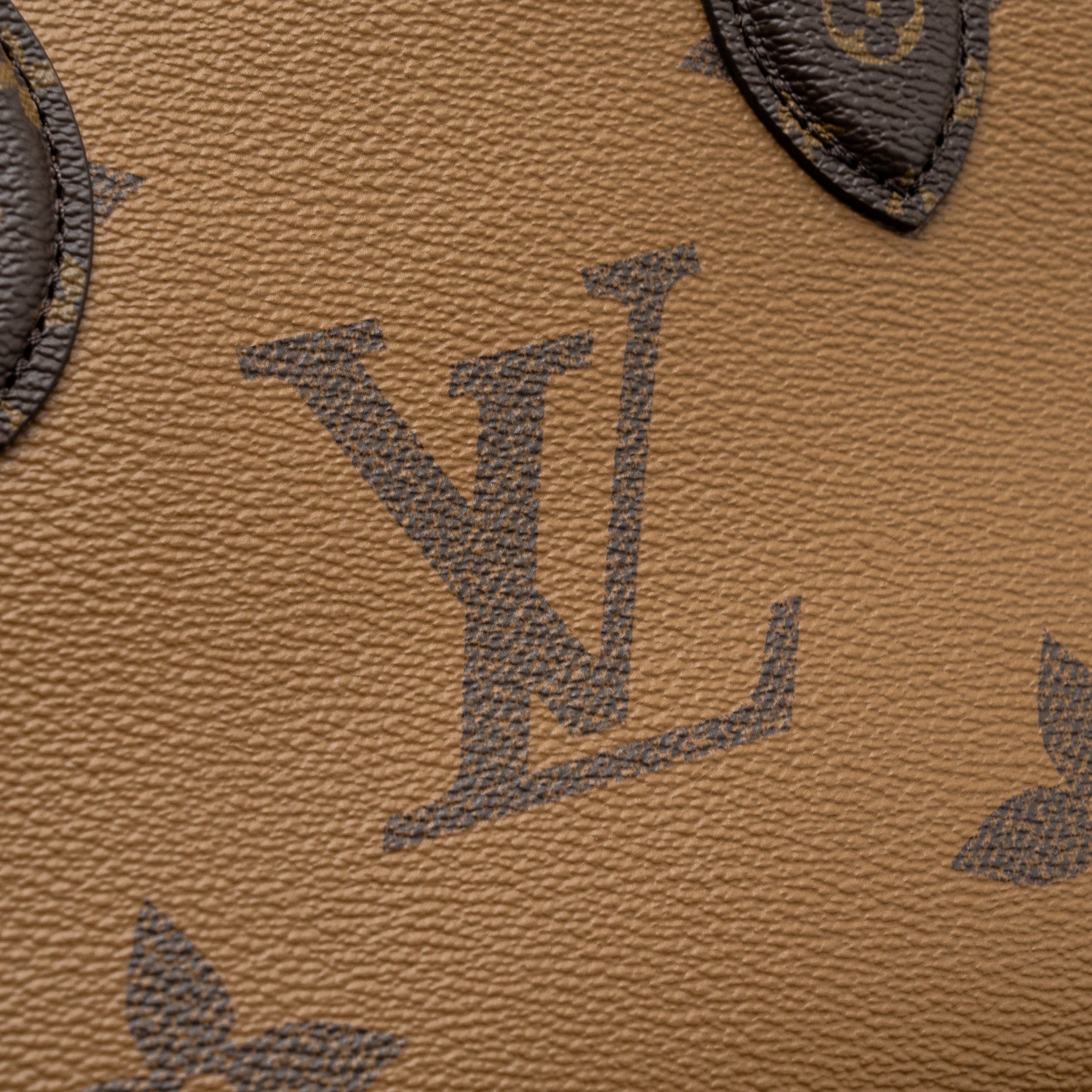 LOUIS VUITTON ONTHEGO PM MONOGRAM CANVAS GHW (NEW VERSION)