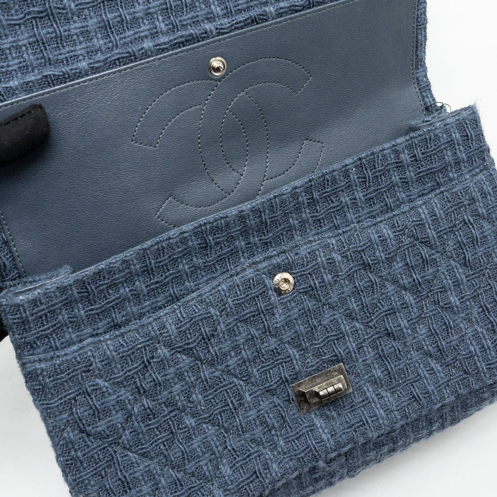 CHANEL 2.55 226 REISSUE DOUBLE FLAP BAG TWEED DARK GREY / BLUE RUTHENIUM HARDWARE