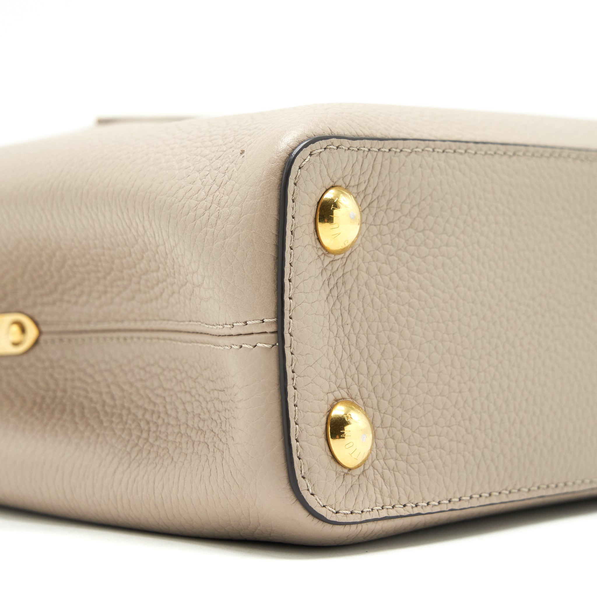 LOUIS VUITTON CAPUCINES BB TAURILLON GALET GHW