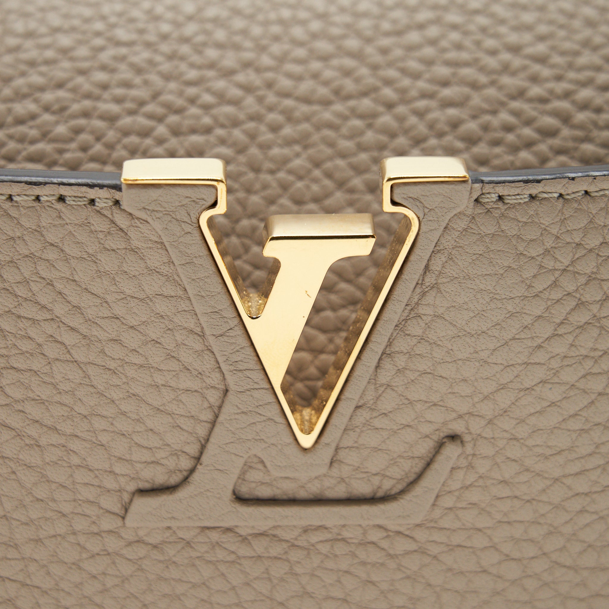 LOUIS VUITTON CAPUCINES BB TAURILLON GALET GHW