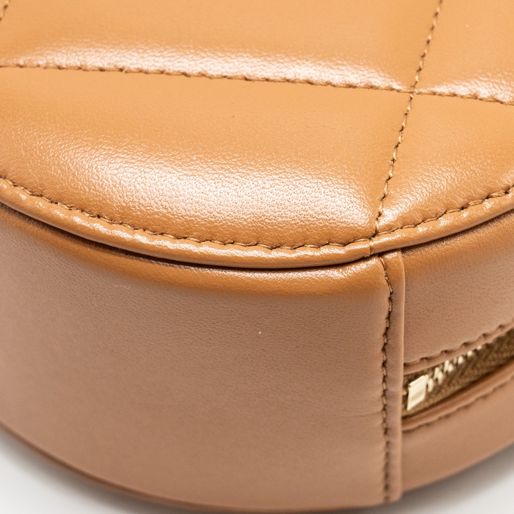 CHANEL 19 ROUND CLUTCH WITH CHAIN LAMBSKIN CARAMEL MULTICOLOUR HARDWARE (MICROCHIP)