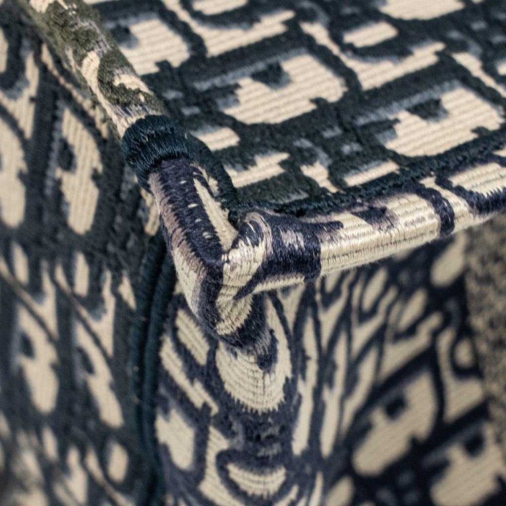 DIOR SMALL BOOK TOTE BLUE/ECRU DIOR OBLIQUE EMBROIDRY