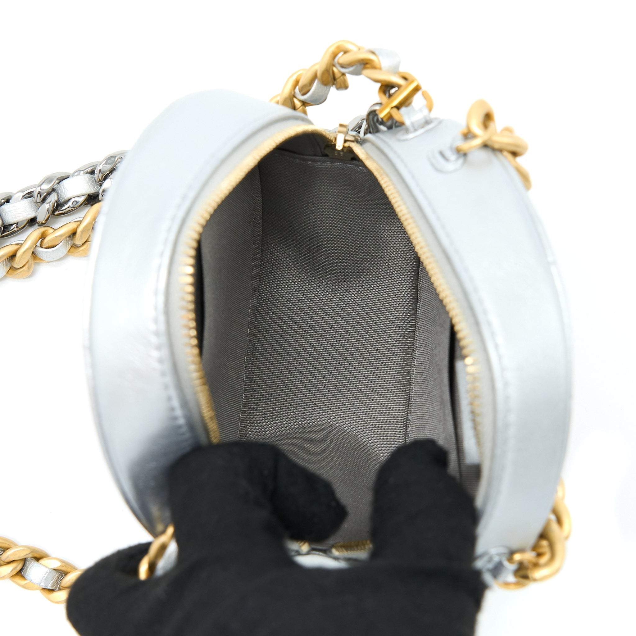 CHANEL 19 ROUND CLUTCH WITH CHAIN GOATSKIN SILVER MULTICOLOUR HARDWARE