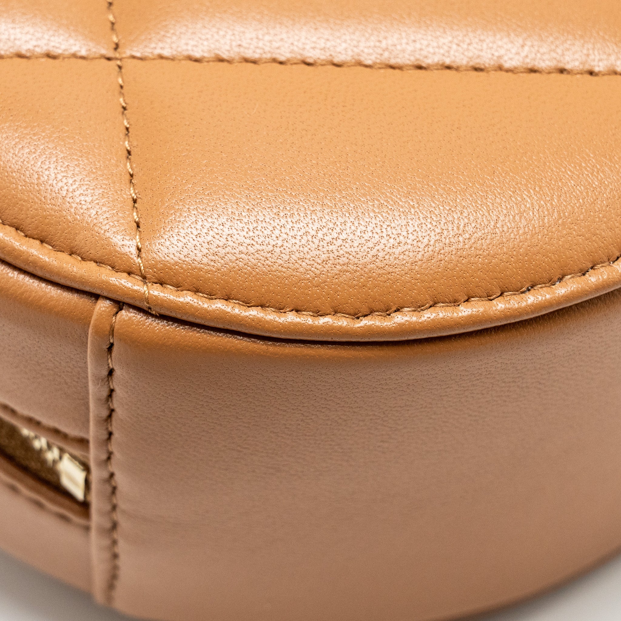 CHANEL 19 ROUND CLUTCH WITH CHAIN LAMBSKIN CARAMEL MULTICOLOUR HARDWARE (MICROCHIP)