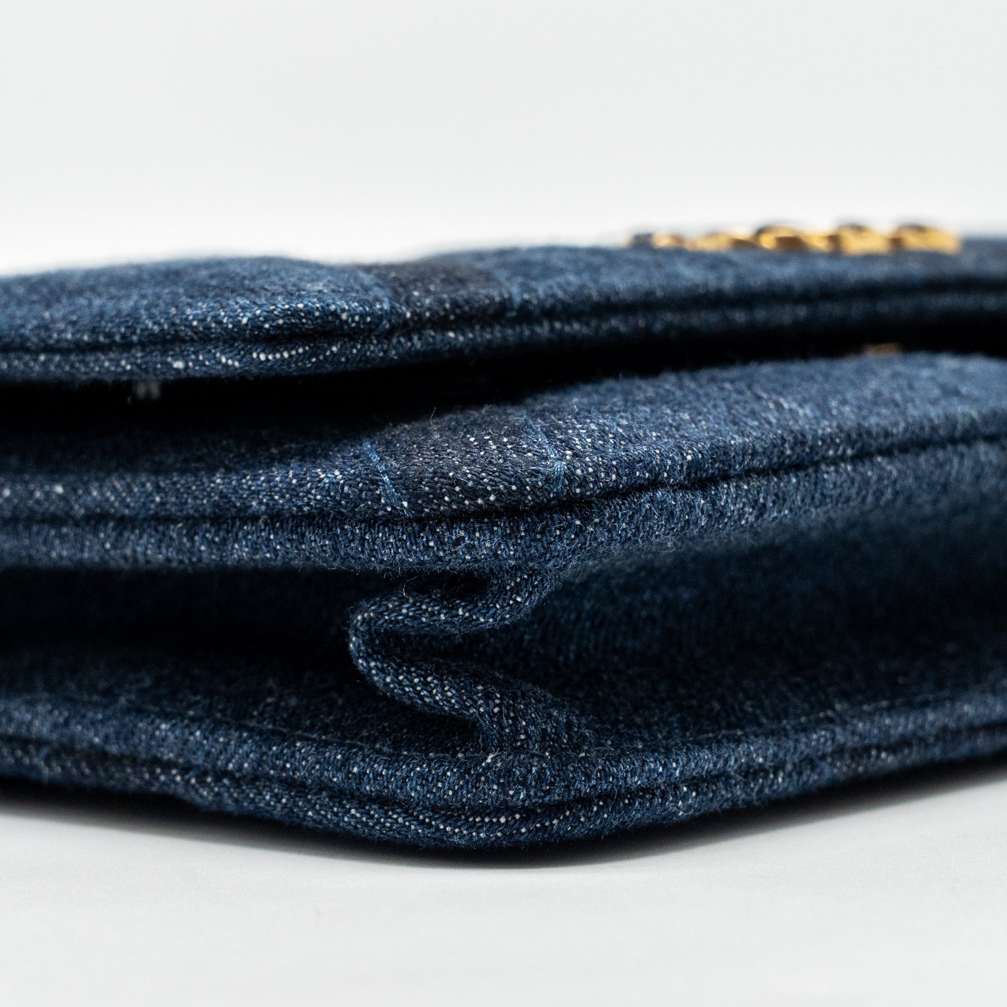 CHANEL 19 WALLET ON CHAIN DENIM BLUE MULTICOLOUR HARDWARE (MICROCHIP)