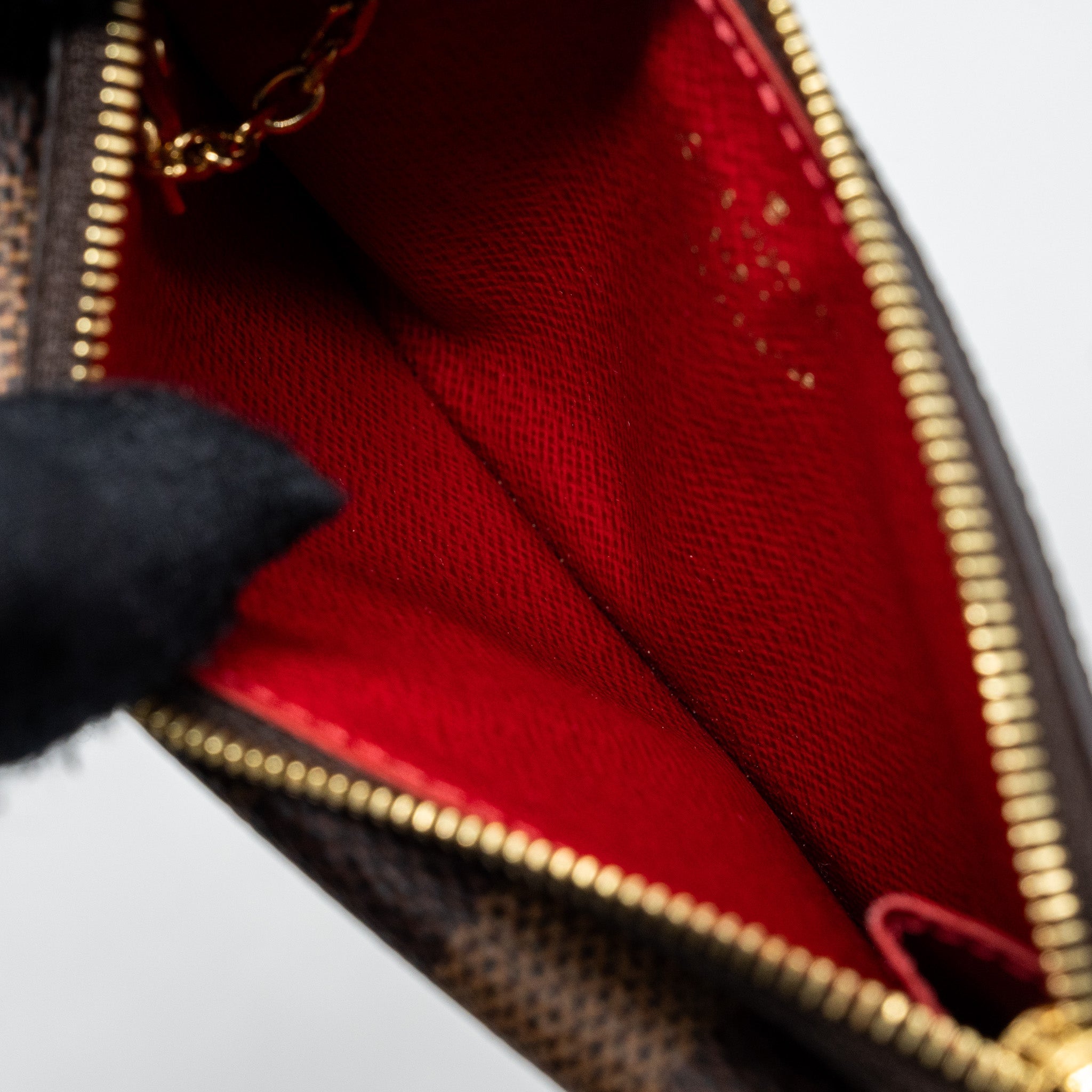 LOUIS VUITTON CARD HOLDER RECTO VERSO DAMIER EBENE/ RED GHW (NEW VERSION)