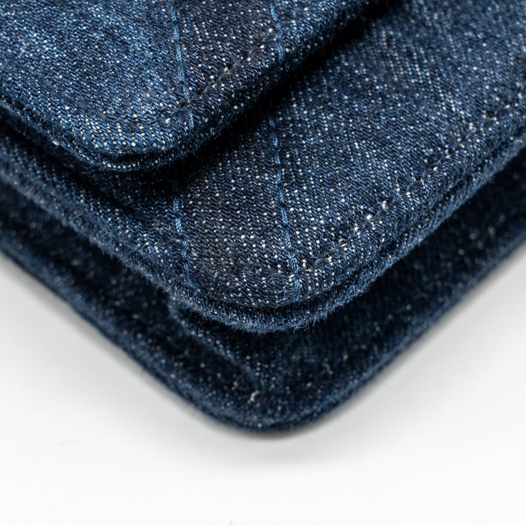 CHANEL 19 WALLET ON CHAIN DENIM BLUE MULTICOLOUR HARDWARE (MICROCHIP)