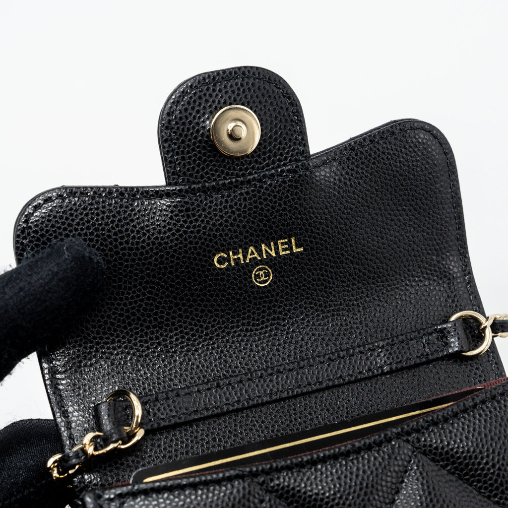 CHANEL CARD HOLDER WITH CHAIN CAVIAR BLACK LGHW