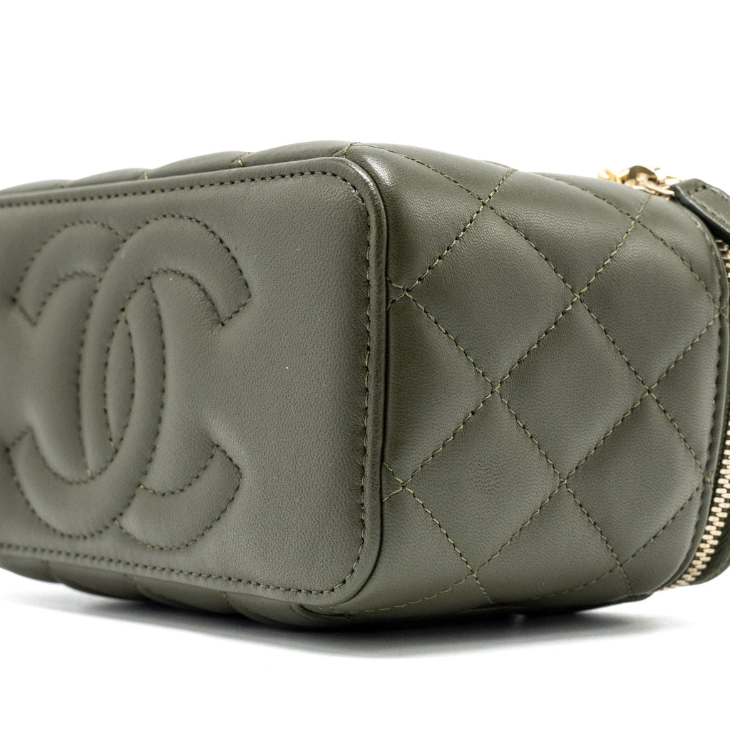 CHANEL DETAIL TOP HANDLE LONG VANITY WITH CHAIN LAMBSKIN DARK GREEN GHW (MICROCHIP)