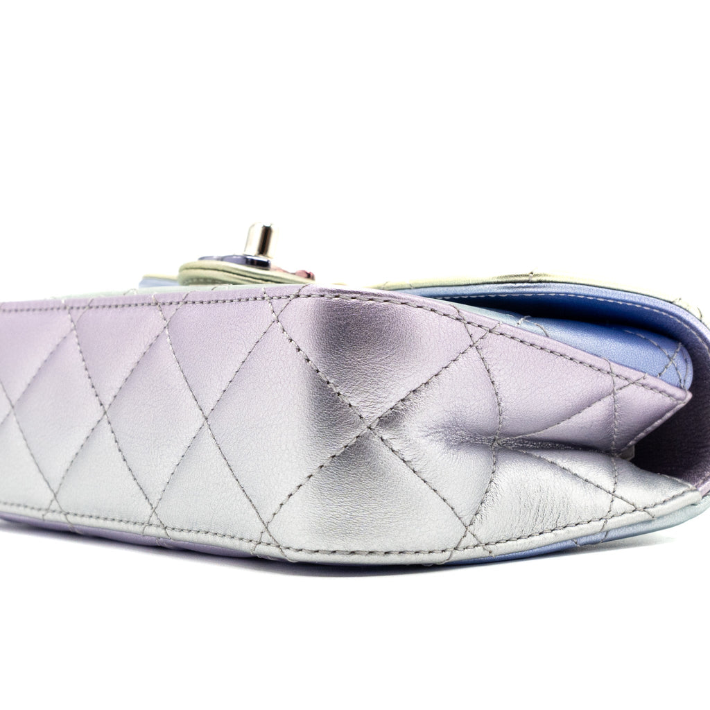 CHANEL CLUTCH CALFSKIN IRIDESCENT MULTICOLOUR WITH MULTICOLOUR AND SILVER HARDWARE (MICROCHIP)