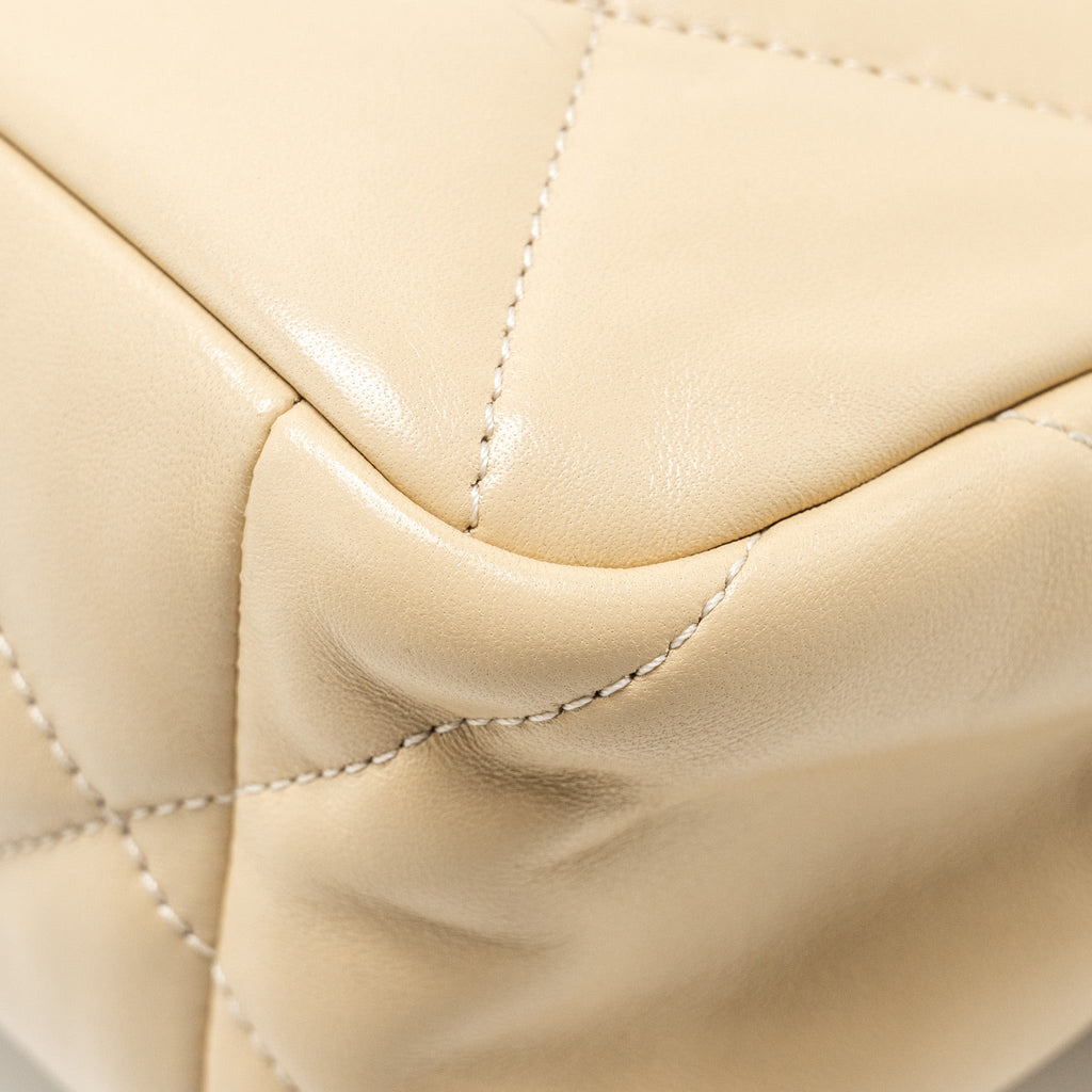 CHANEL LARGE 19 BAG LAMBSKIN LIGHT BEIGE MULTICOLOUR HARDWARE (MICROCHIP)