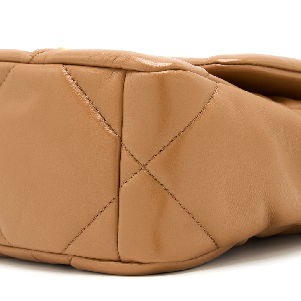 CHANEL 22A SMALL 19 BAG LAMBSKIN CARAMEL GHW (MICROCHIP)