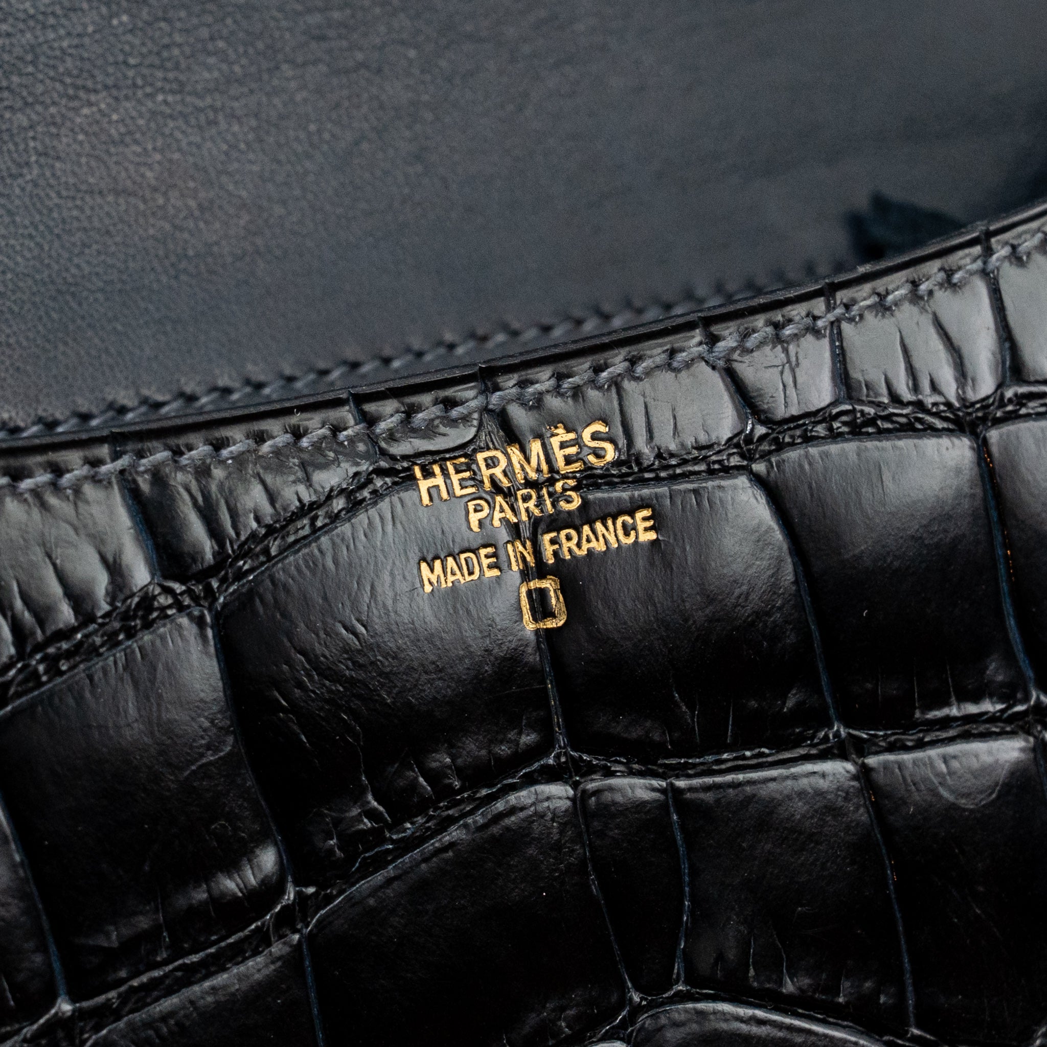 HERMES VINTAGE CONSTANCE 24 SHINY ALLIGATOR DARK BLUE GHW
