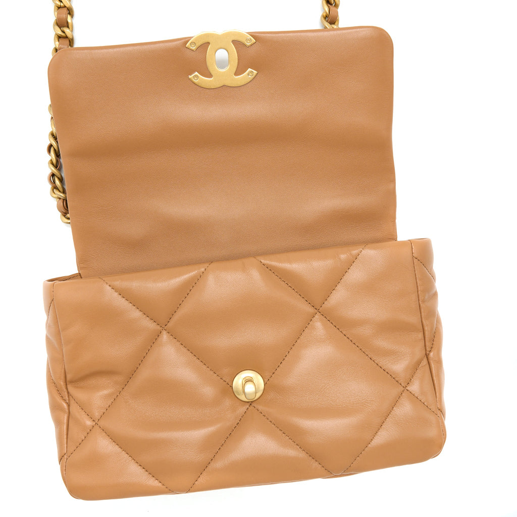 CHANEL 22A SMALL 19 BAG LAMBSKIN CARAMEL GHW (MICROCHIP)