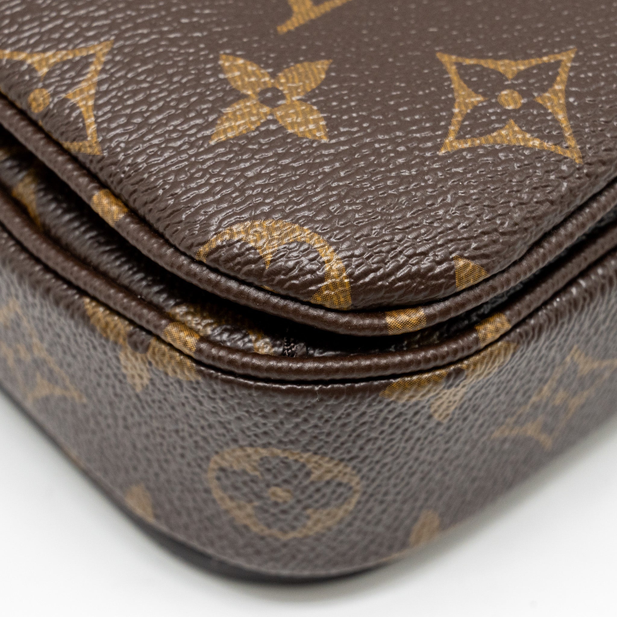 LOUIS VUITTON POCHETTE MÉTIS MONOGRAM CANVAS GHW