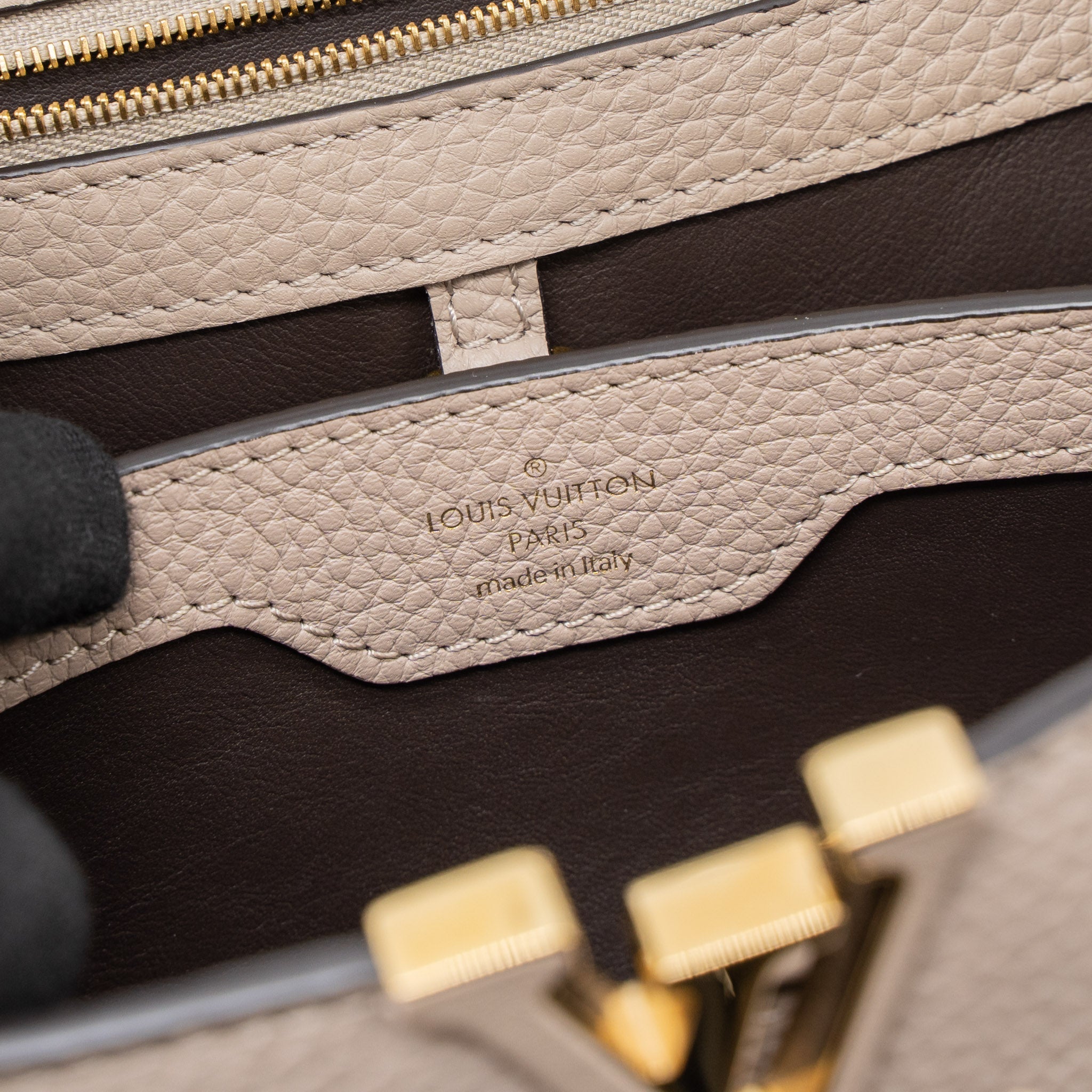 LOUIS VUITTON CAPUCINES BB TAURILLON GALET GHW