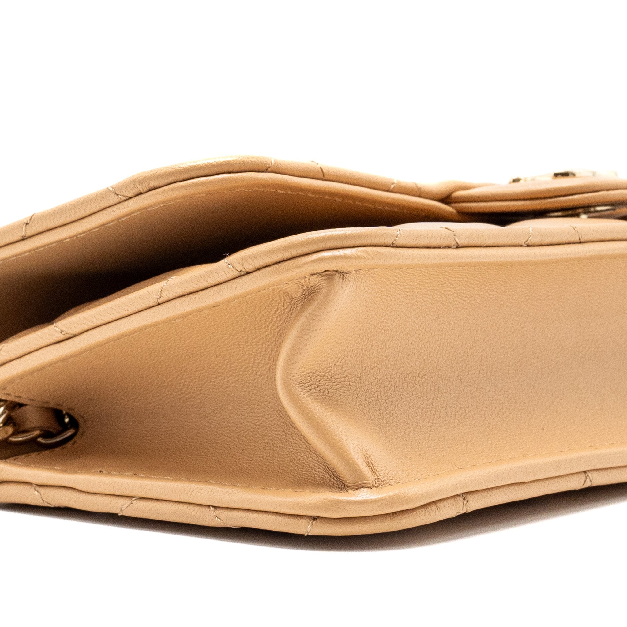 CHANEL TOP HANDLE MINI FLAP CLUTCH LAMBSKIN BEIGE LGHW (MICROCHIP)