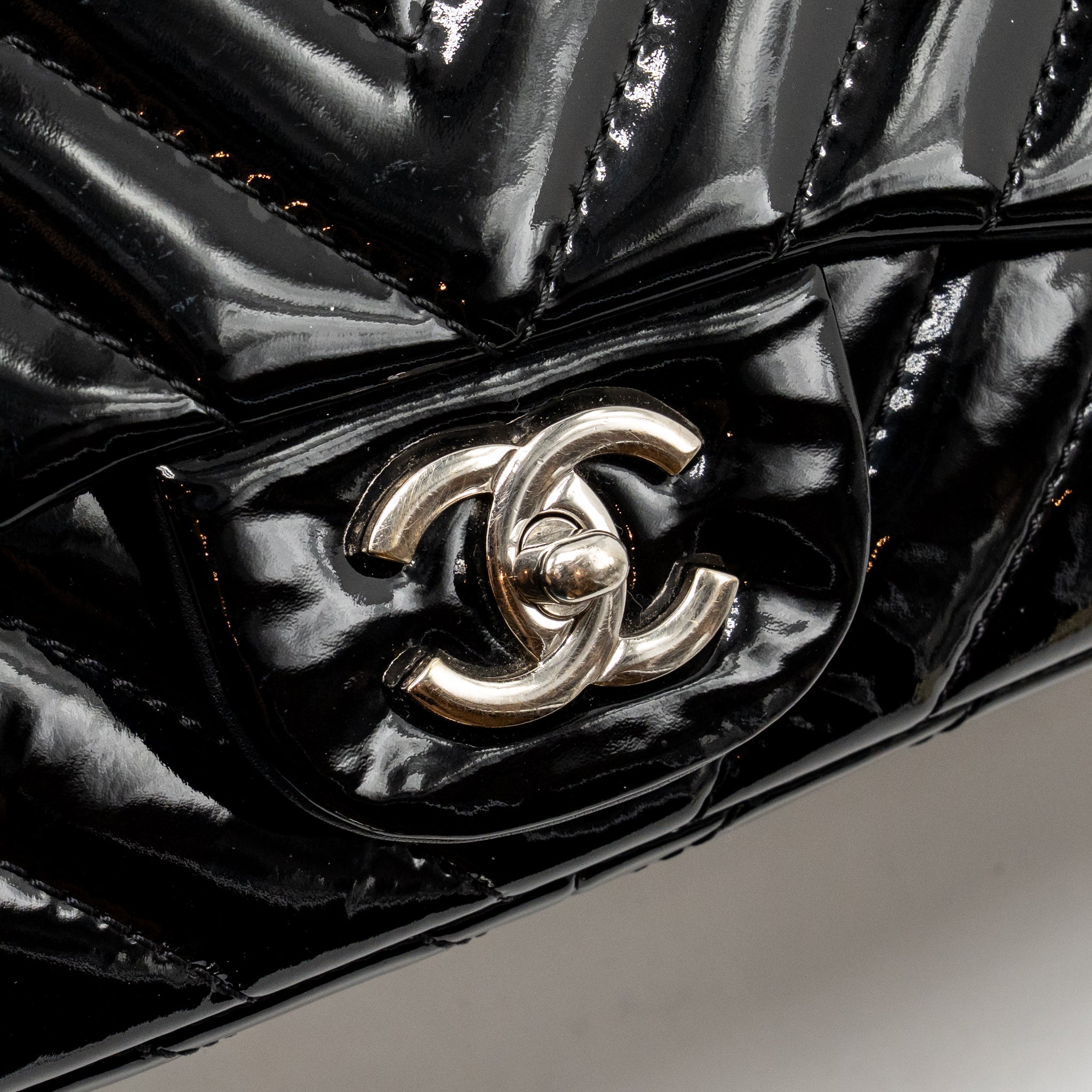 CHANEL CHEVRON JUMBO SINGLE FLAP BAG PATENT BLACK SHW