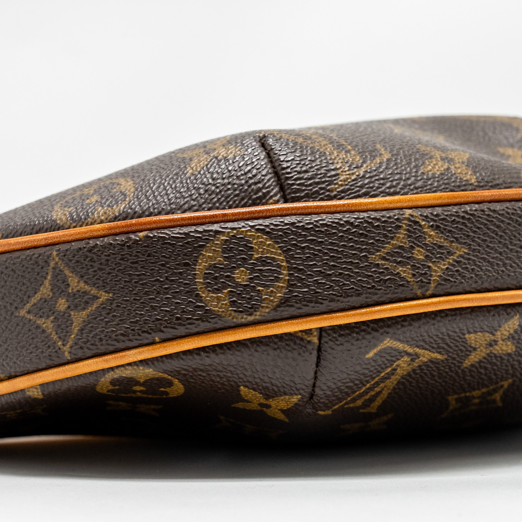 LOUIS VUITTON CROISSANT BAG MONOGRAM CANVAS GHW