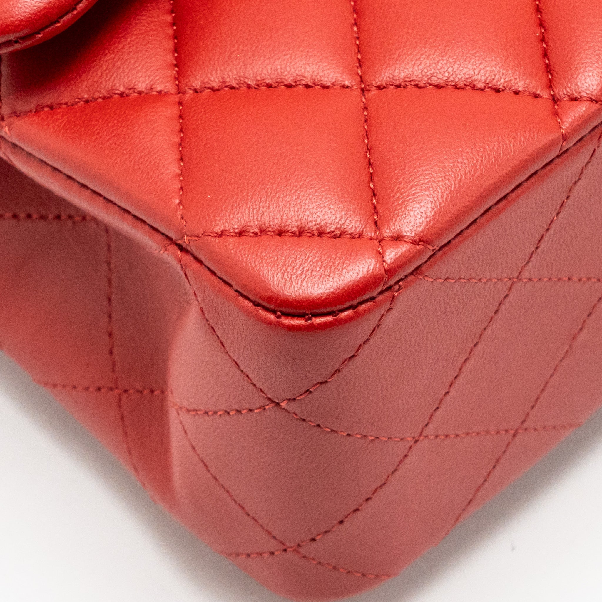 CHANEL MEDIUM CLASSIC DOUBLE FLAP BAG LAMBSKIN RED LGHW