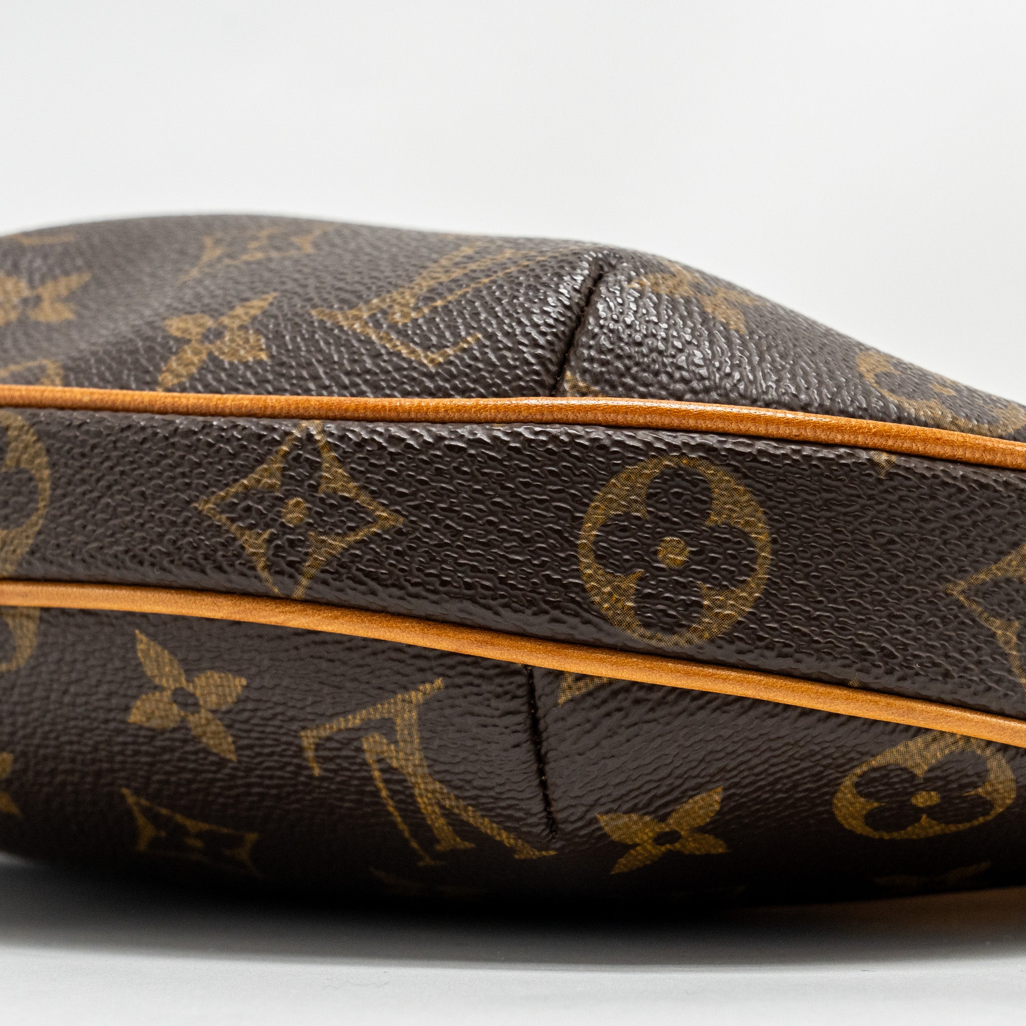 LOUIS VUITTON CROISSANT BAG MONOGRAM CANVAS GHW