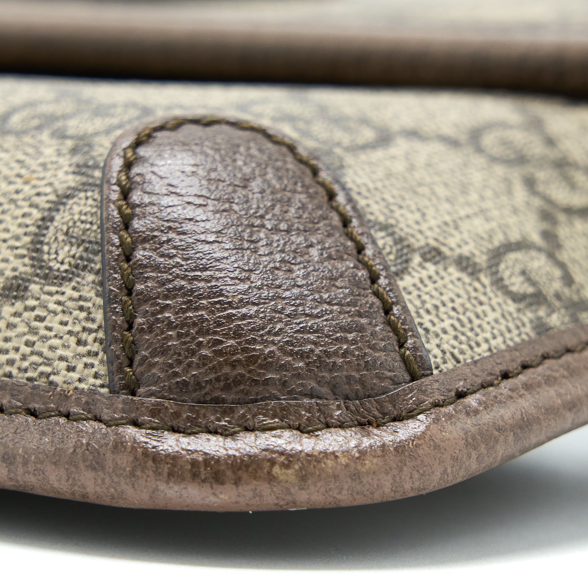 GUCCI NEO VINTAGE GG SUPREME BELT BAG CANVAS GHW