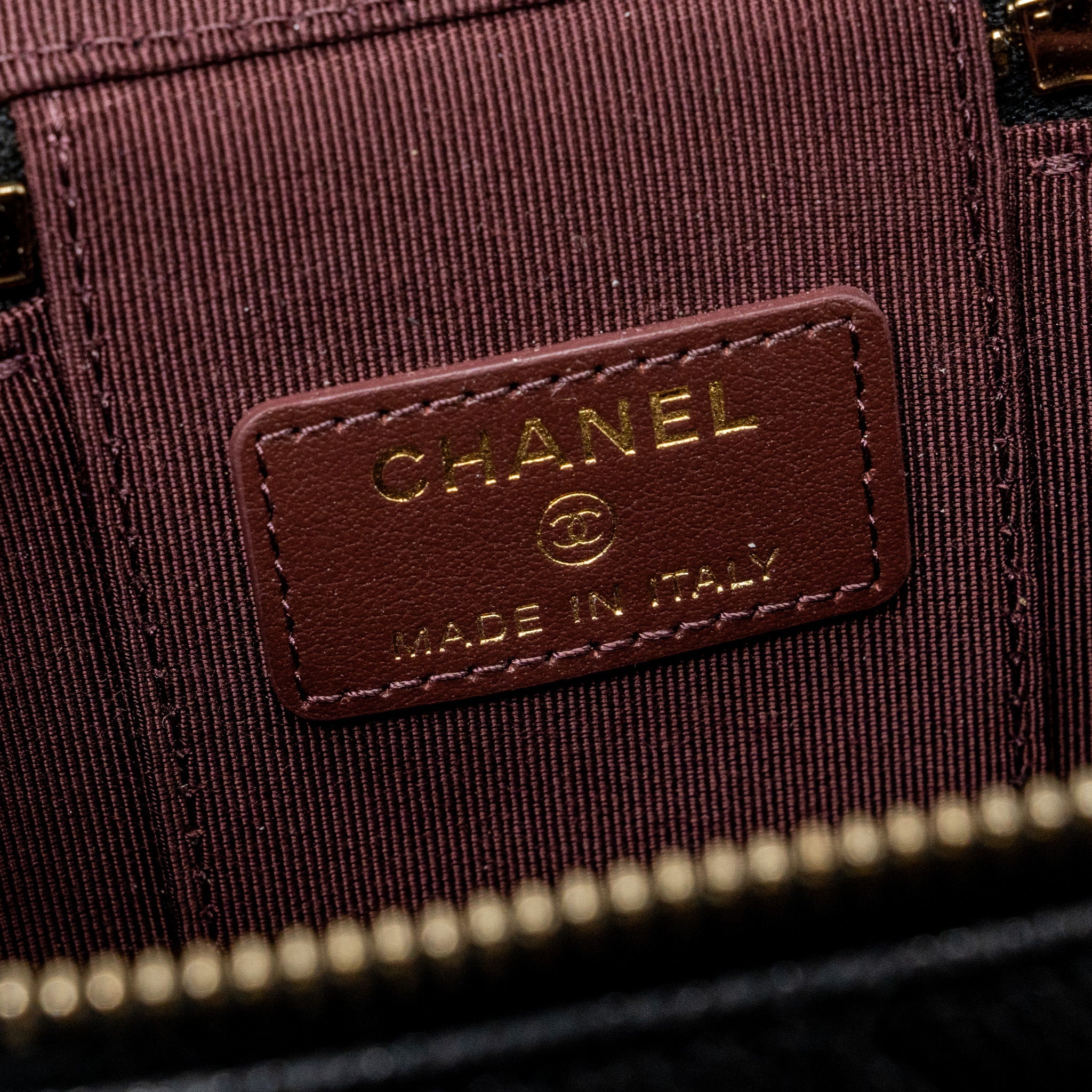 CHANEL MINI VANITY CASE CAVIAR BLACK LGHW