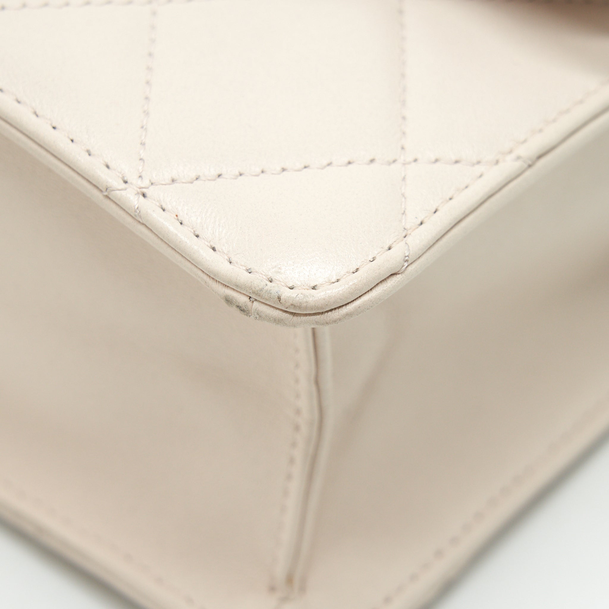 CHANEL CC LOGO FLAP BAG WITH CHAIN QUILTED LAMBSKIN IVORY WHITE