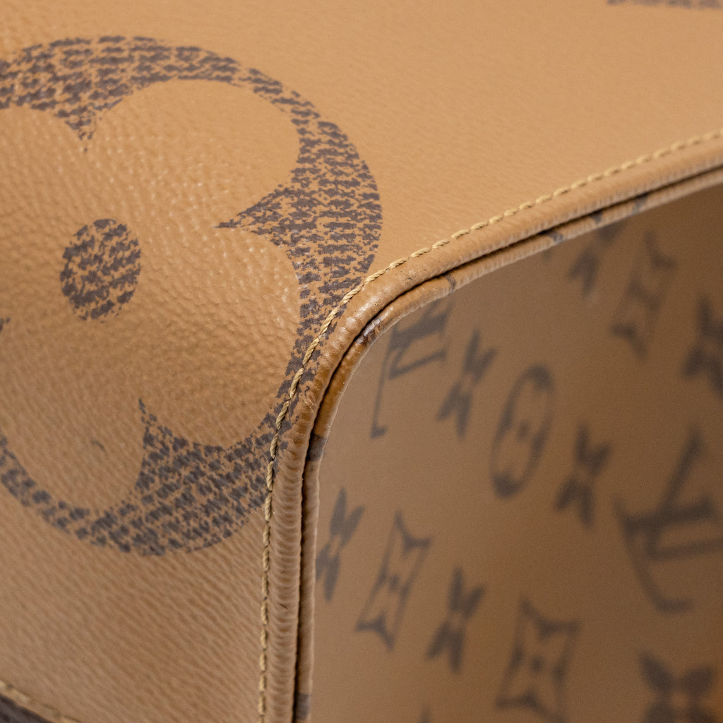 LOUIS VUITTON ONTHEGO MM MONOGRAM CANVAS GHW