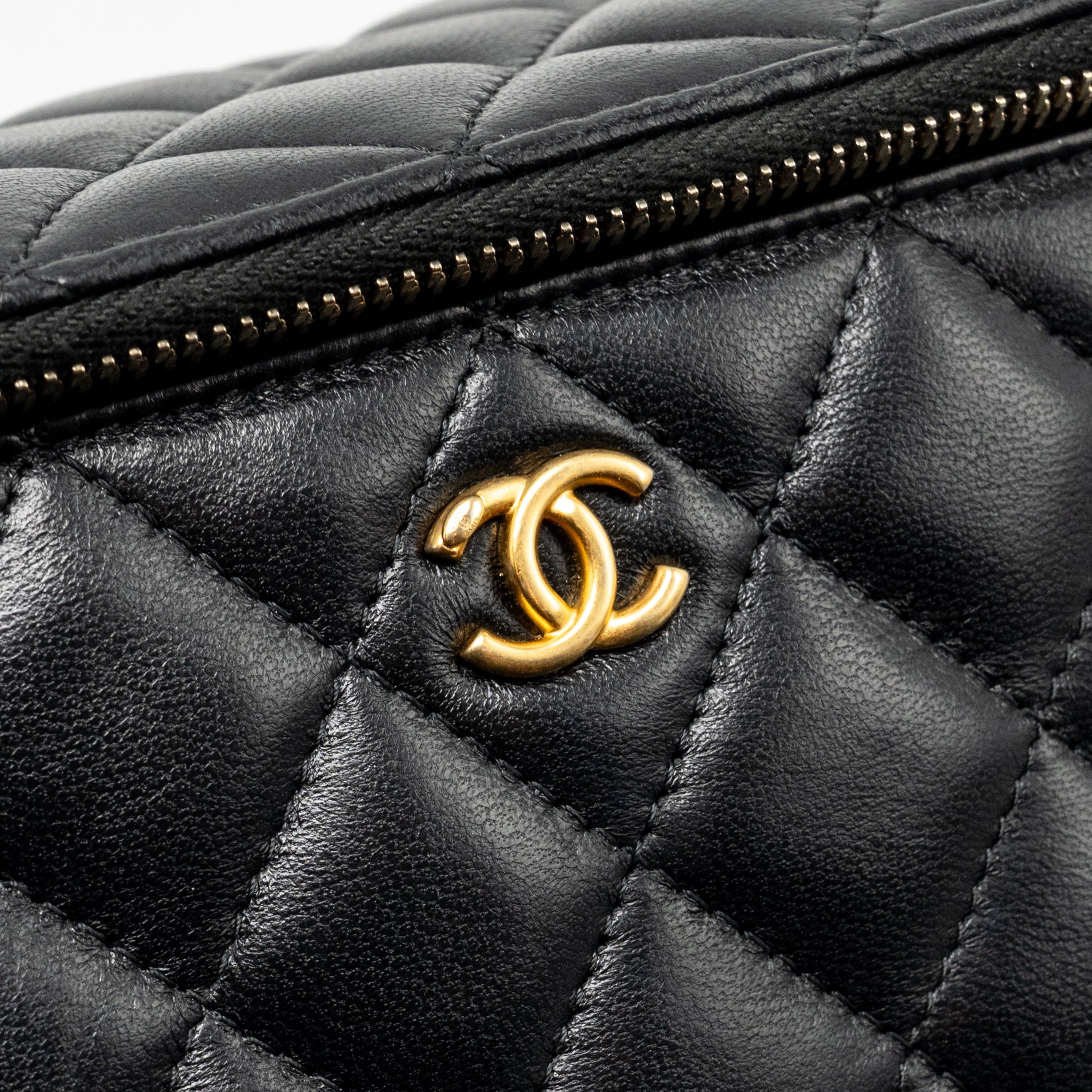 CHANEL PEARL CRUSH LONG VANITY WITH CHAIN LAMBSKIN BLACK GHW