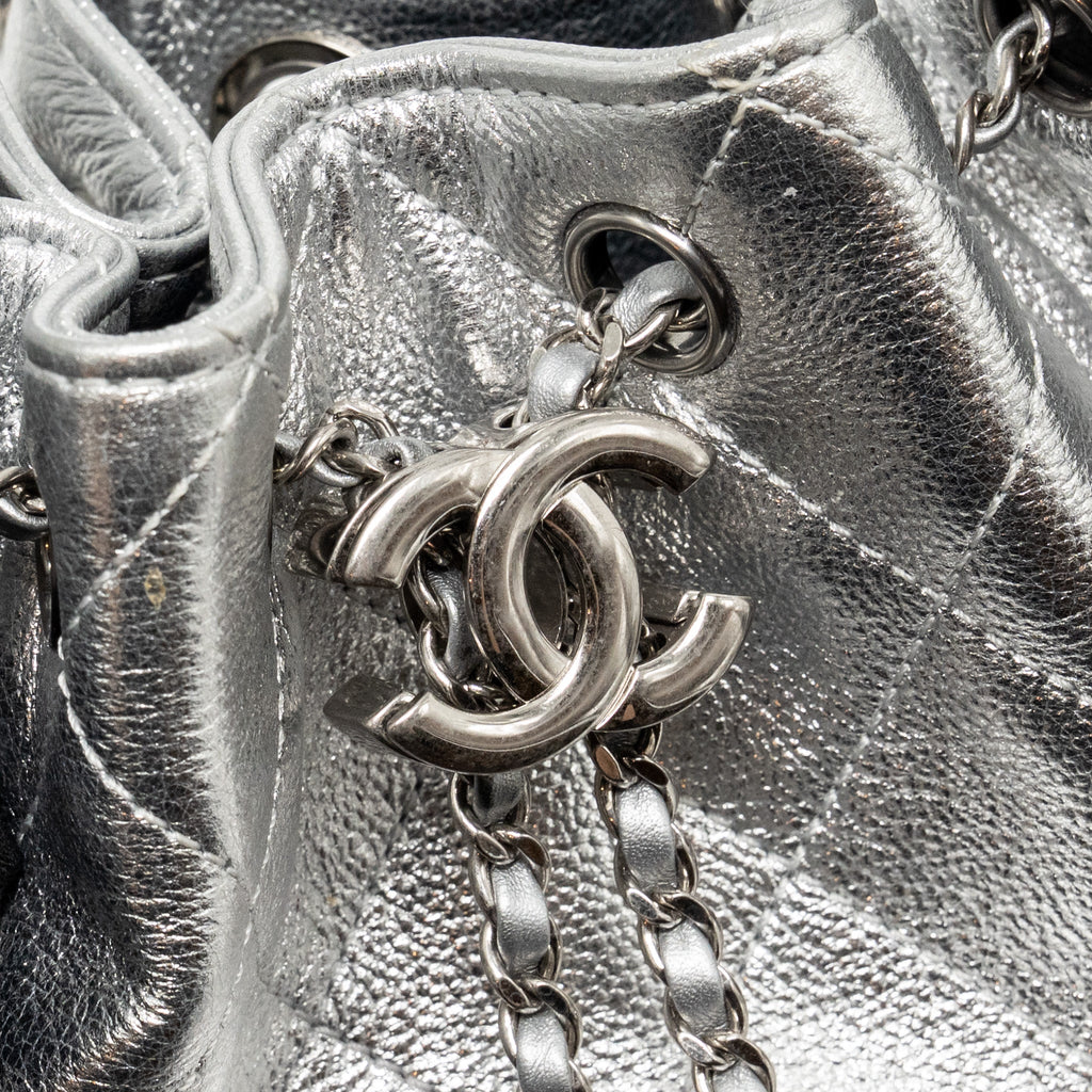 CHANEL MINI 25 BAG METALLIC GRAINED CALFSKIN SILVER SHW (MICROCHIP)