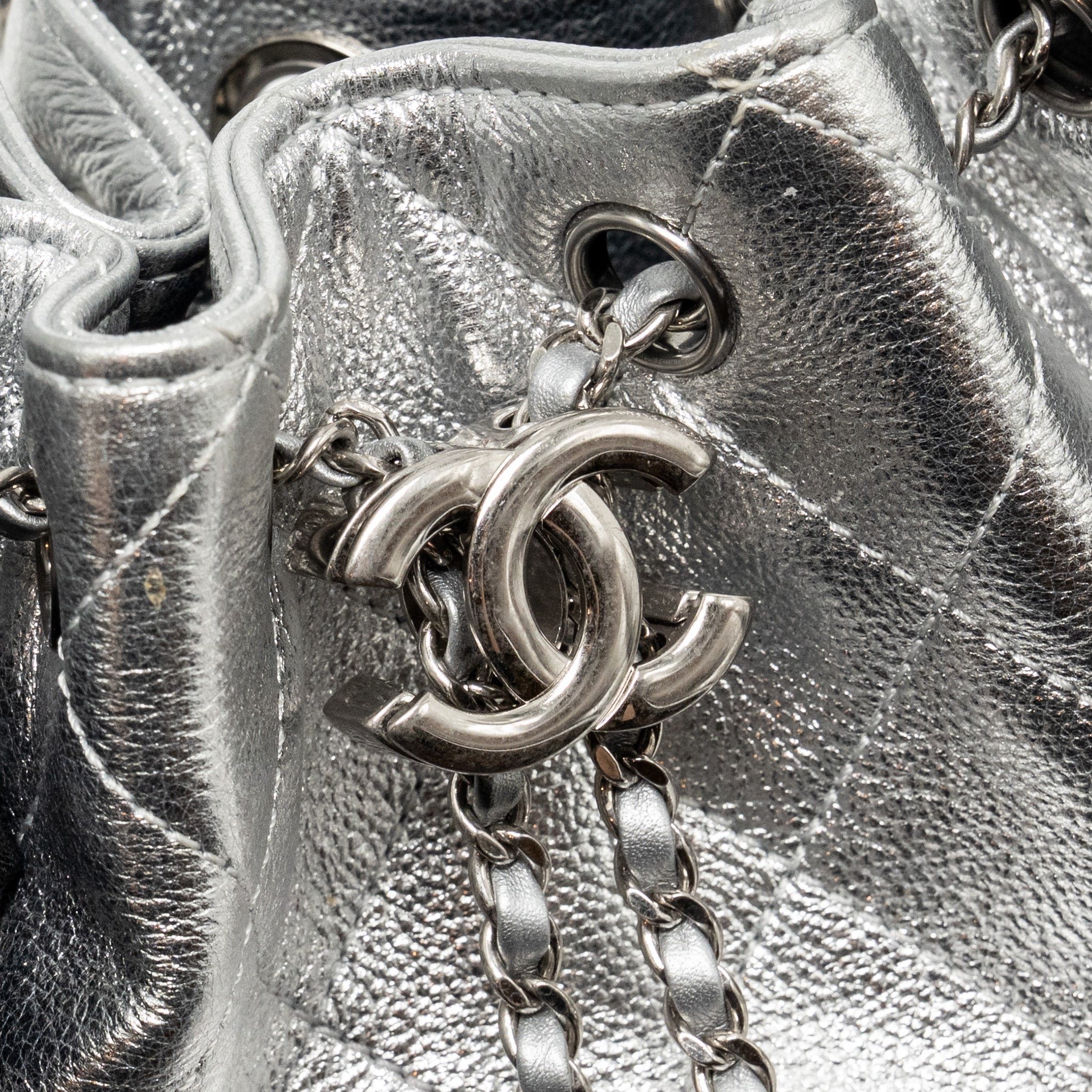 CHANEL MINI 25 BAG METALLIC GRAINED CALFSKIN SILVER SHW (MICROCHIP)