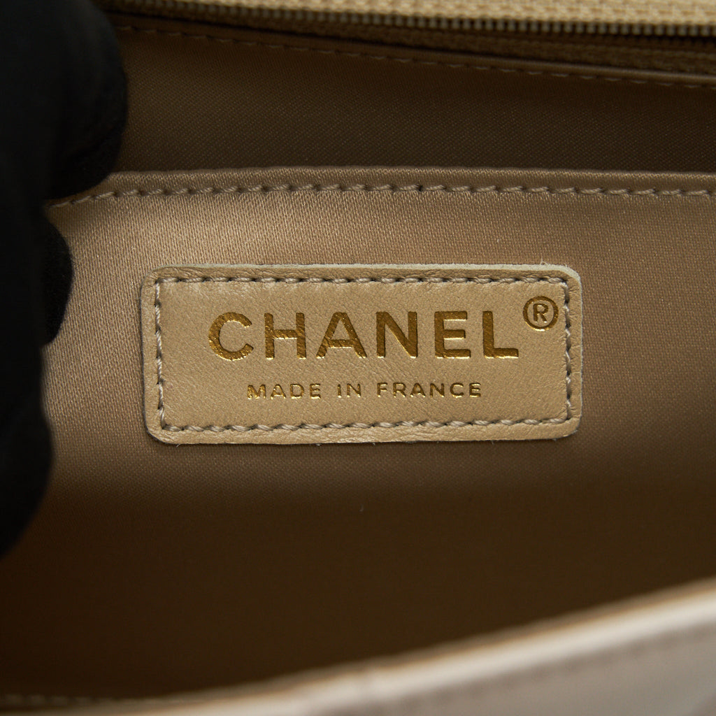 CHANEL CC LOGO FLAP BAG WITH CHAIN QUILTED LAMBSKIN IVORY WHITE