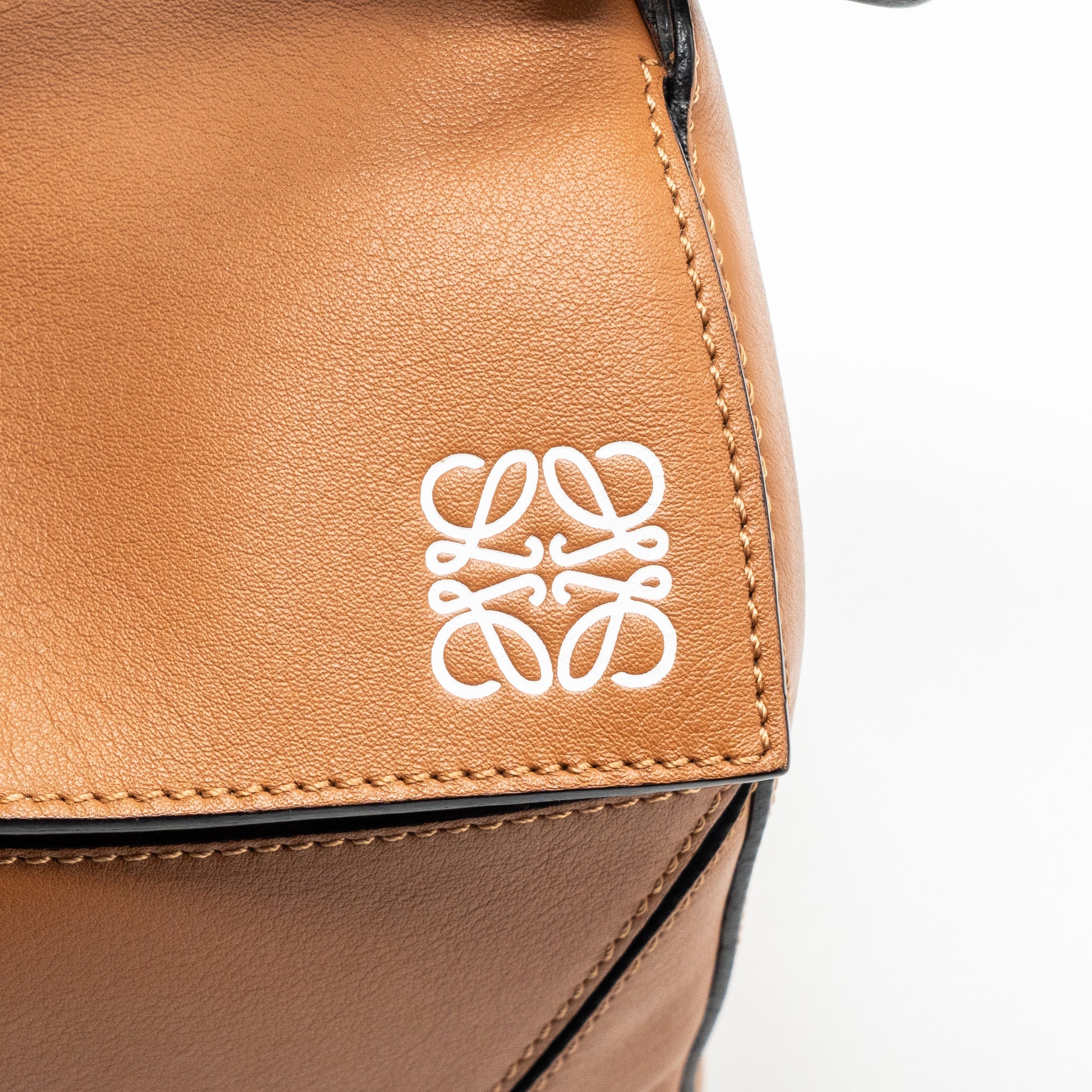 LOEWE PUZZLE BAG IN CLASSIC CALFSKIN TAN SHW